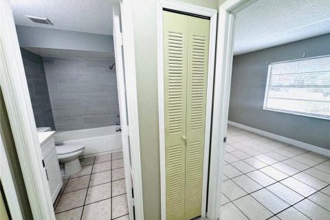 Casa en alquiler en Kissimmee, Florida, 2 dormitorios, 92.07 m2 № 1902321 - foto 18