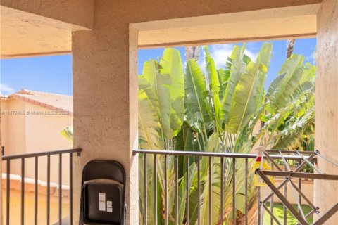 Casa en venta en Pembroke Pines, Florida, 3 dormitorios № 1898223 - foto 4