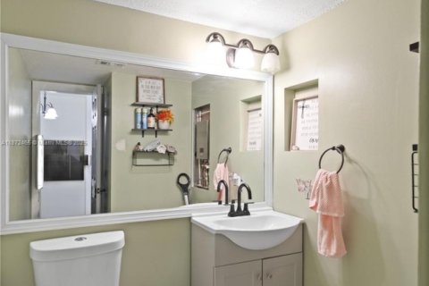 Casa en venta en Pembroke Pines, Florida, 3 dormitorios № 1898223 - foto 3