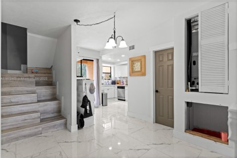 Casa en venta en Pembroke Pines, Florida, 3 dormitorios № 1898223 - foto 26