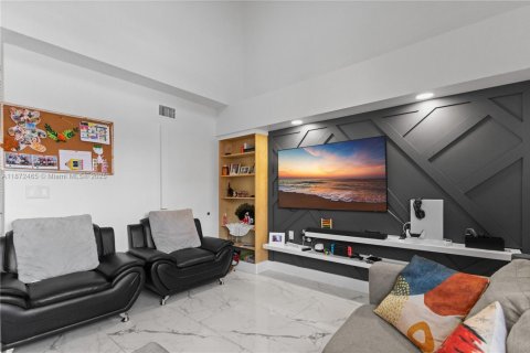 Casa en venta en Pembroke Pines, Florida, 3 dormitorios № 1898223 - foto 27