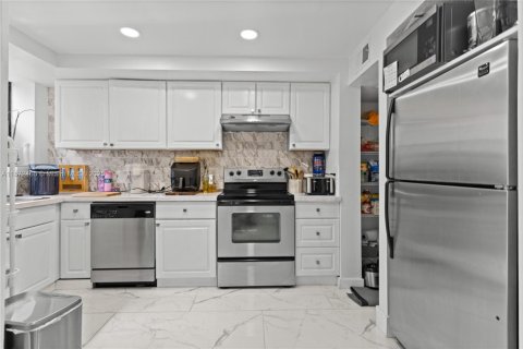 Casa en venta en Pembroke Pines, Florida, 3 dormitorios № 1898223 - foto 8