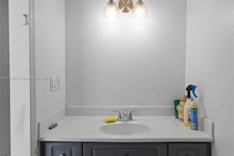 Casa en venta en Pembroke Pines, Florida, 3 dormitorios № 1898223 - foto 17