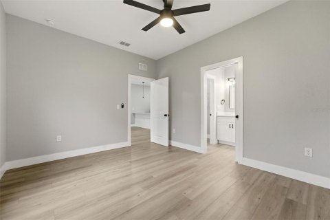 Immobilier commercial à vendre à Port Charlotte, Floride: 6 chambres, 224.17 m2 № 2290671 - photo 22