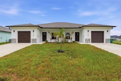 Commercial property in Port Charlotte, Florida 6 bedrooms, 224.17 sq.m. № 2290671