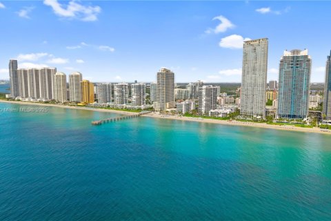 Condo in Sunny Isles Beach, Florida, 3 bedrooms  № 1746038 - photo 28