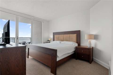 Condo in Sunny Isles Beach, Florida, 3 bedrooms  № 1746038 - photo 14
