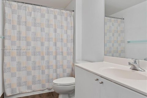 Condo in Sunny Isles Beach, Florida, 3 bedrooms  № 1746038 - photo 24