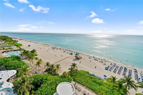 Condo in Sunny Isles Beach, Florida, 3 bedrooms  № 1746038 - photo 25