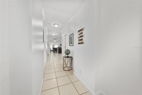 House in Kissimmee, Florida 3 bedrooms, 138.7 sq.m. № 2227776 - photo 11
