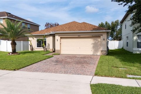 House in Kissimmee, Florida 3 bedrooms, 138.7 sq.m. № 2227776 - photo 3