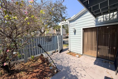 Touwnhouse à vendre à North Lauderdale, Floride: 3 chambres, 124.12 m2 № 2042295 - photo 16