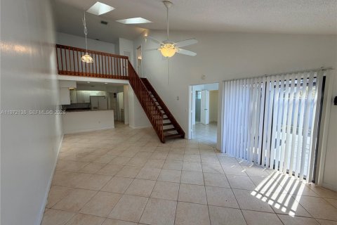 Touwnhouse à vendre à North Lauderdale, Floride: 3 chambres, 124.12 m2 № 2042295 - photo 3
