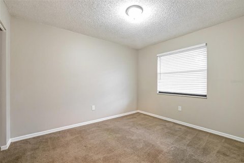 House in Tavares, Florida 3 bedrooms, 128.95 sq.m. № 2275774 - photo 15