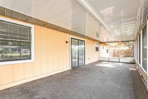 House in Tavares, Florida 3 bedrooms, 128.95 sq.m. № 2275774 - photo 10