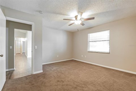 House in Tavares, Florida 3 bedrooms, 128.95 sq.m. № 2275774 - photo 11