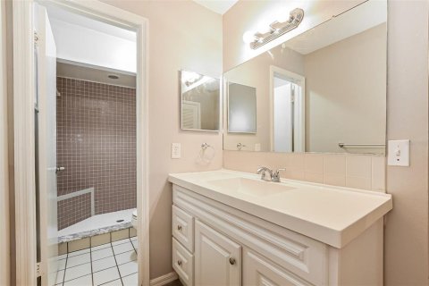 House in Tavares, Florida 3 bedrooms, 128.95 sq.m. № 2275774 - photo 12