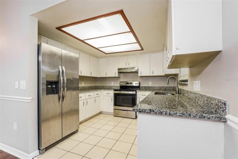 House in Tavares, Florida 3 bedrooms, 128.95 sq.m. № 2275774 - photo 7