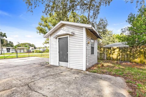 House in Tavares, Florida 3 bedrooms, 128.95 sq.m. № 2275774 - photo 18