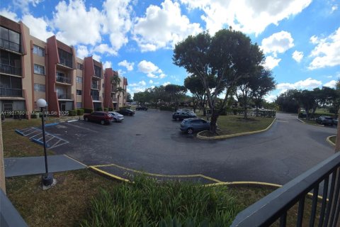 Купить кондоминиум в Майами, Флорида 2 спальни, 83.24м2, № 1975373 - фото 13