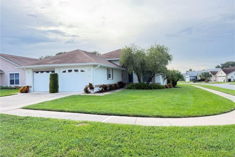 House in New Smyrna Beach, Florida 3 bedrooms, 146.51 sq.m. № 2362326
