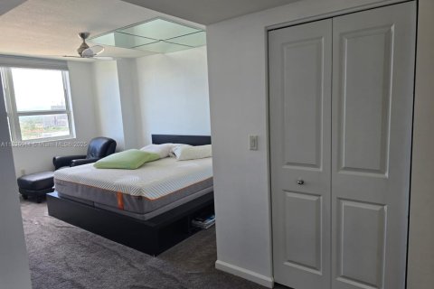 Copropriété à louer à Fort Lauderdale, Floride: 3 chambres, 168.25 m2 № 1935680 - photo 17