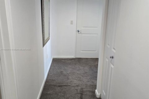 Copropriété à louer à Fort Lauderdale, Floride: 3 chambres, 168.25 m2 № 1935680 - photo 16