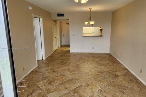 Condo in Davie, Florida, 1 bedroom  № 1971491 - photo 2