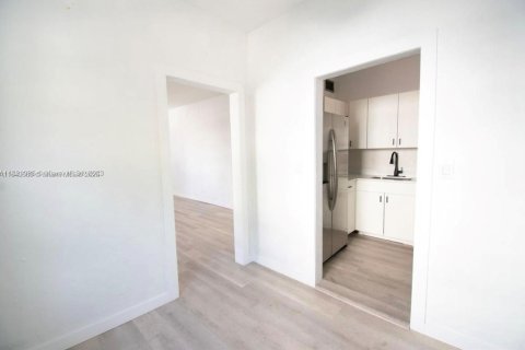 Купить коммерческую недвижимость в Корал-Гейблс, Флорида 239.41м2, № 1862071 - фото 5