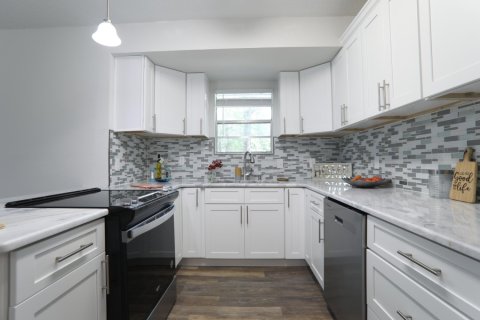 House in Pace, Florida 2 bedrooms, 158.77 sq.m. № 560764 - photo 1