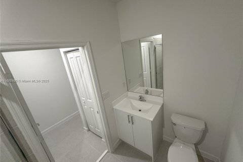 House in Miami, Florida 1 bedroom, 65.03 sq.m. № 1979534 - photo 5