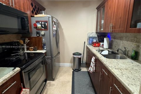 Condo in Pembroke Pines, Florida, 1 bedroom  № 1762593 - photo 4