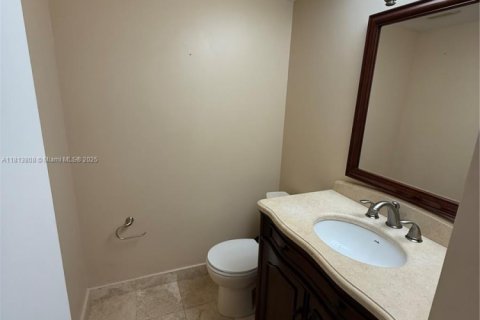Condo in Pembroke Pines, Florida, 1 bedroom  № 1762593 - photo 9