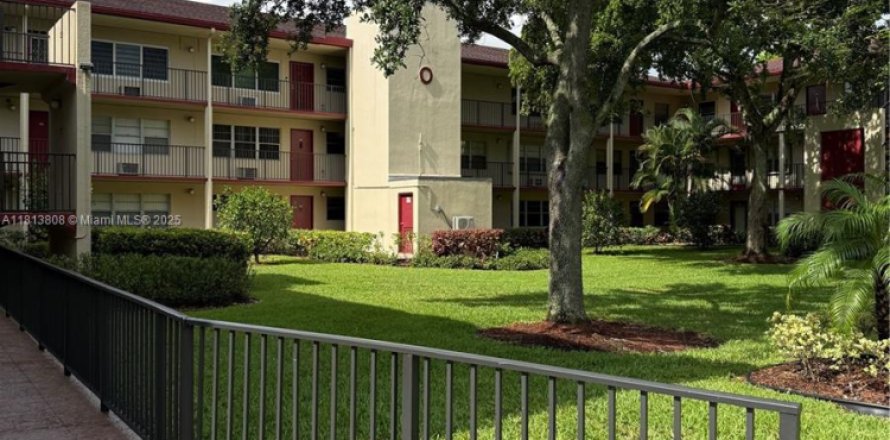 Condo in Pembroke Pines, Florida, 1 bedroom  № 1762593