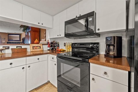 Townhouse in Tierra Verde, Florida 2 bedrooms, 181.16 sq.m. № 1798297 - photo 5