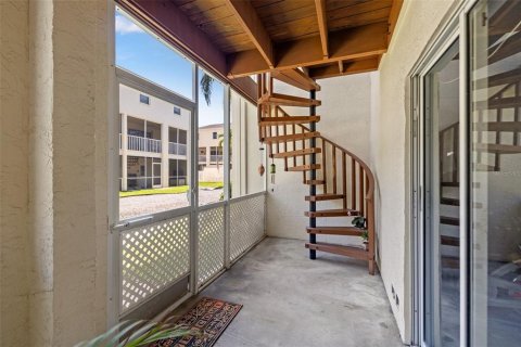 Townhouse in Tierra Verde, Florida 2 bedrooms, 181.16 sq.m. № 1798297 - photo 23
