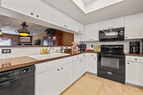 Townhouse in Tierra Verde, Florida 2 bedrooms, 181.16 sq.m. № 1798297 - photo 4