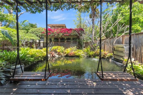 Дом в Холливуд, Флорида 3 спальни, 128.76м2 № 2057832