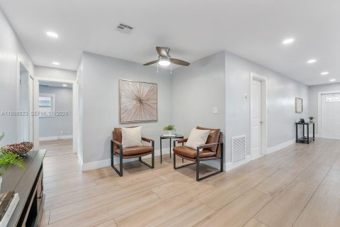 House in Tamarac, Florida 3 bedrooms, 143.63 sq.m. № 2066221 - photo 18