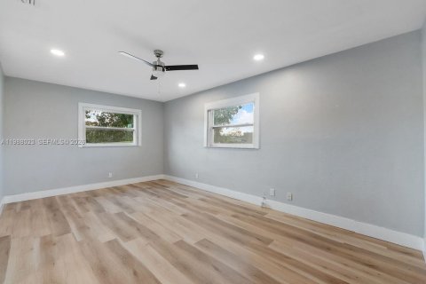 House in Tamarac, Florida 3 bedrooms, 143.63 sq.m. № 2066221 - photo 27