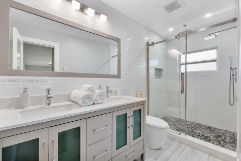 House in Tamarac, Florida 3 bedrooms, 143.63 sq.m. № 2066221 - photo 22