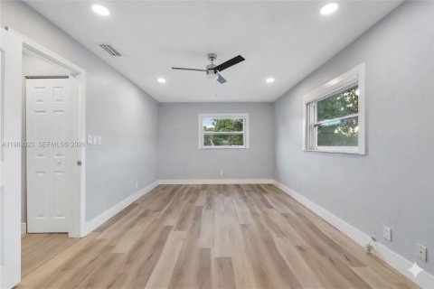 House in Tamarac, Florida 3 bedrooms, 143.63 sq.m. № 2066221 - photo 26