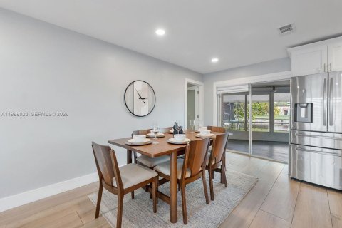 House in Tamarac, Florida 3 bedrooms, 143.63 sq.m. № 2066221 - photo 8