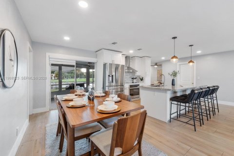 House in Tamarac, Florida 3 bedrooms, 143.63 sq.m. № 2066221 - photo 9