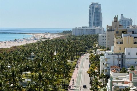 Condo in Miami Beach, Florida, 1 bedroom  № 2026020 - photo 12