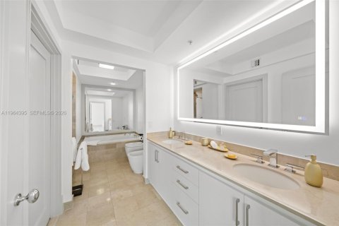 Condo in Miami Beach, Florida, 1 bedroom  № 2026020 - photo 18