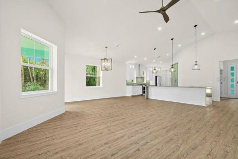 House in Flagler Beach, Florida 3 bedrooms, 162.95 sq.m. № 1657981 - photo 11