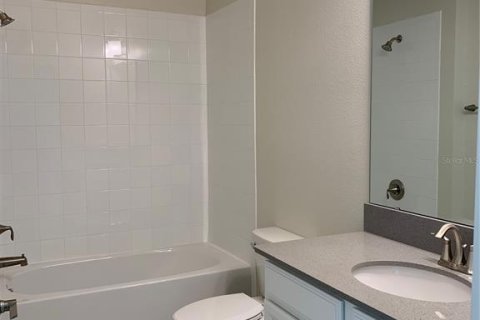Casa en alquiler en Orlando, Florida, 5 dormitorios, 245.08 m2 № 1918464 - foto 16
