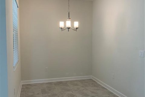 Casa en alquiler en Orlando, Florida, 5 dormitorios, 245.08 m2 № 1918464 - foto 6