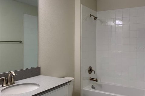 Casa en alquiler en Orlando, Florida, 5 dormitorios, 245.08 m2 № 1918464 - foto 9